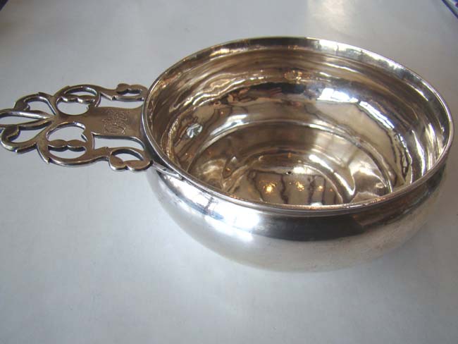 A large Silver Porringer by Ebenezer Moulton of Newburyport or Boston circa 1795 — image 2